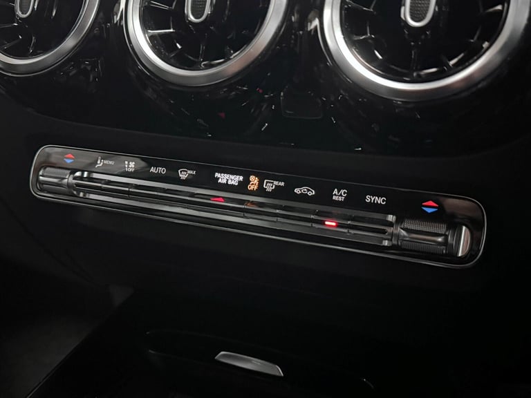 2020 Mercedes-Benz GLA 1.3 GLA200 Sport SUV 5dr Petrol 7G-DCT Euro 6 (s/s) (163 ps) HATCHBACK Pet...