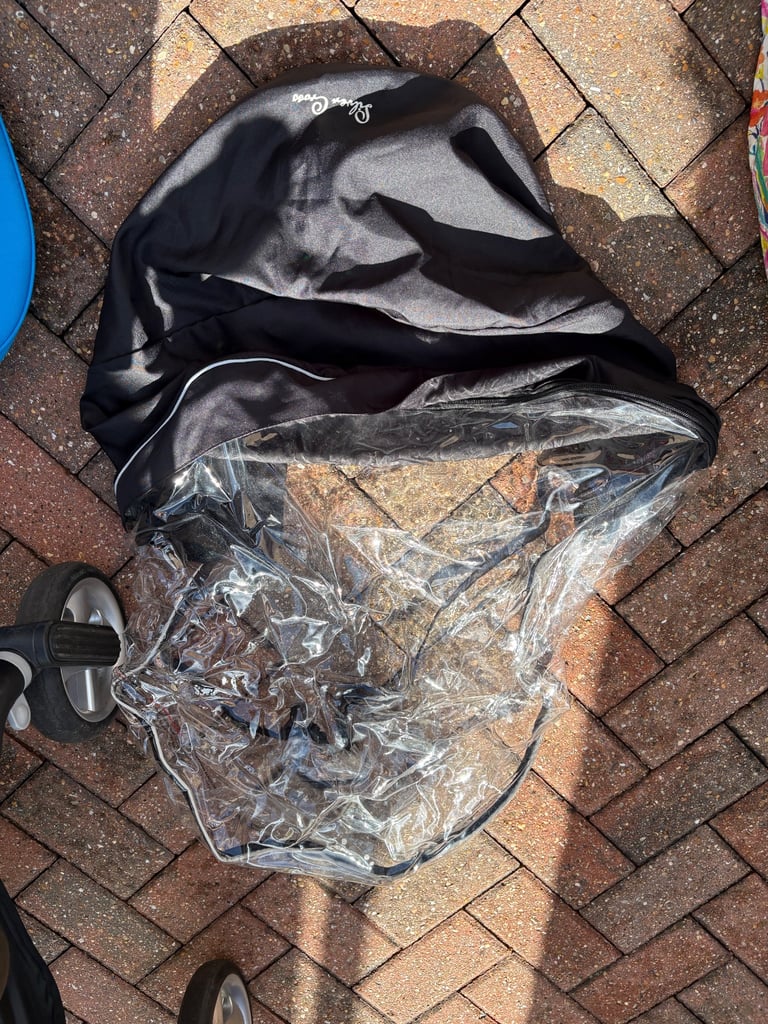 Silver Cross buggy, car seat and bassinet 