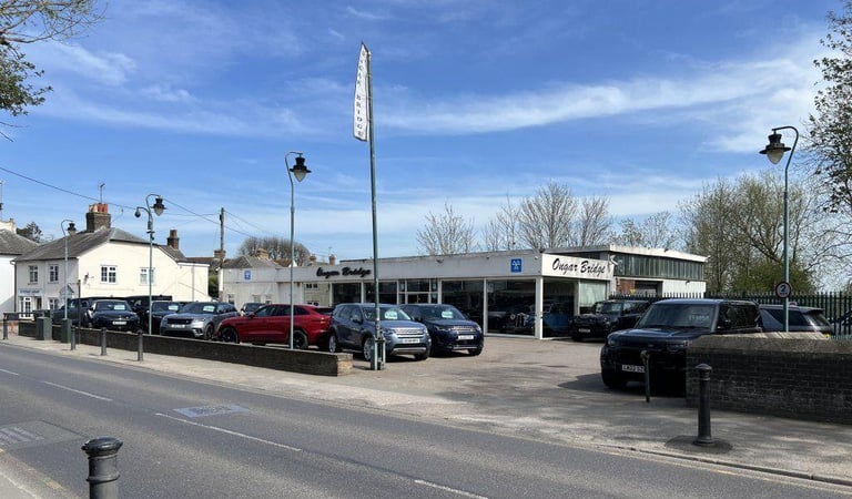 2024 Jaguar F-Pace 2.0 P400e 19.3kWh R-Dynamic SE Black Auto AWD Euro 6 (s/s) 5dr ESTATE Petrol/E...