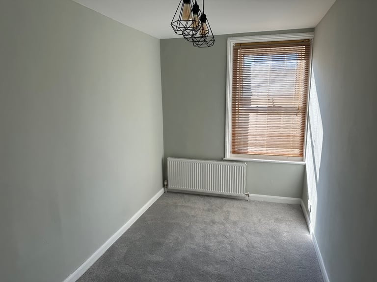 Flat to let 