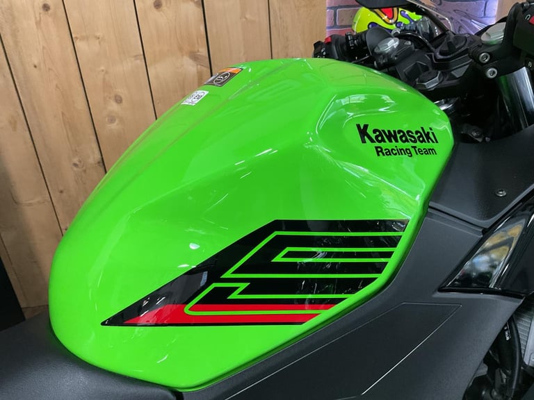 Kawasaki Ninja 500 SE KRT with just 2300 Miles and One Owner! FREE UK DELIVERY!