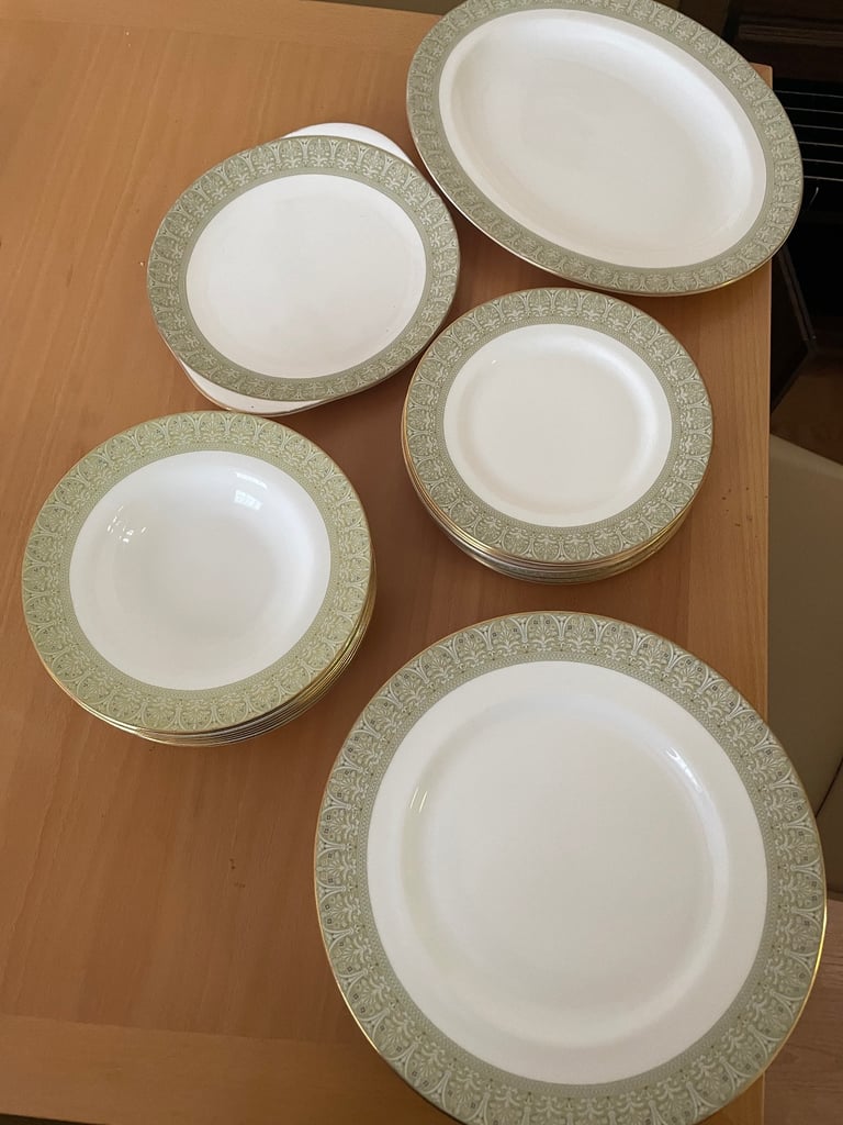 image for Royal Doulton crockery set 