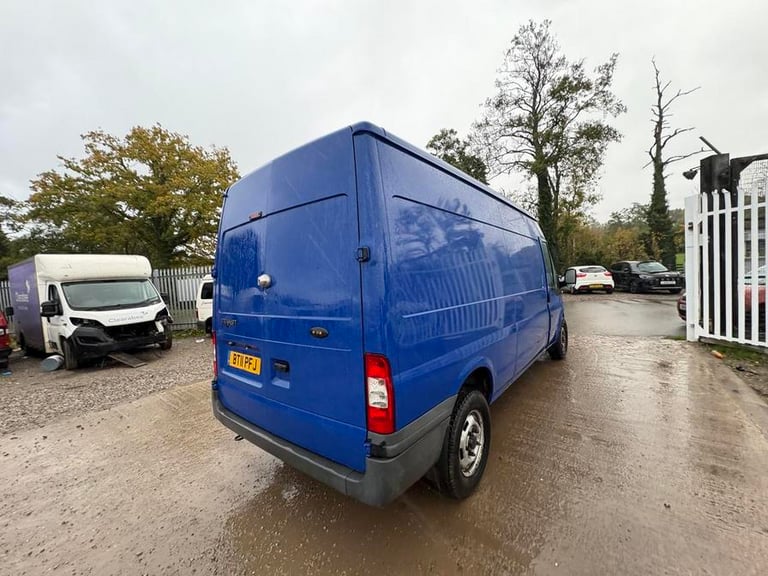 2011 Ford Transit Medium Roof Van TDCi 100ps PANEL VAN DIESEL Manual