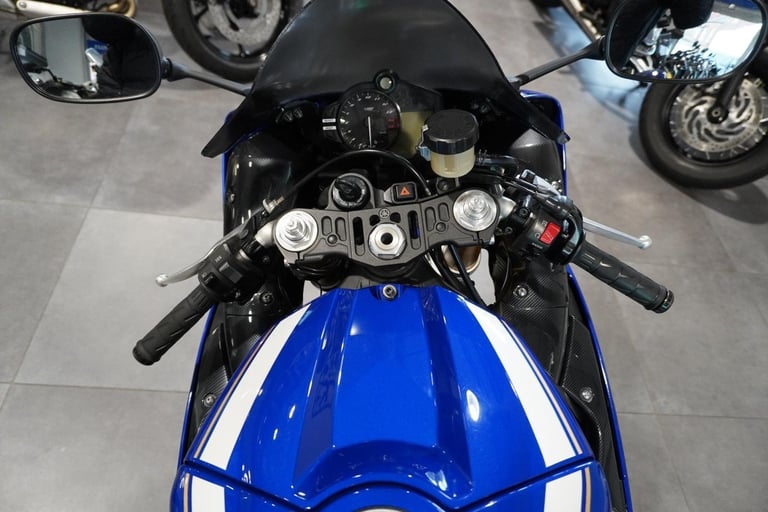 Yamaha YZF-R1 (BIG BANG) 2013, Blue with just 17829miles
