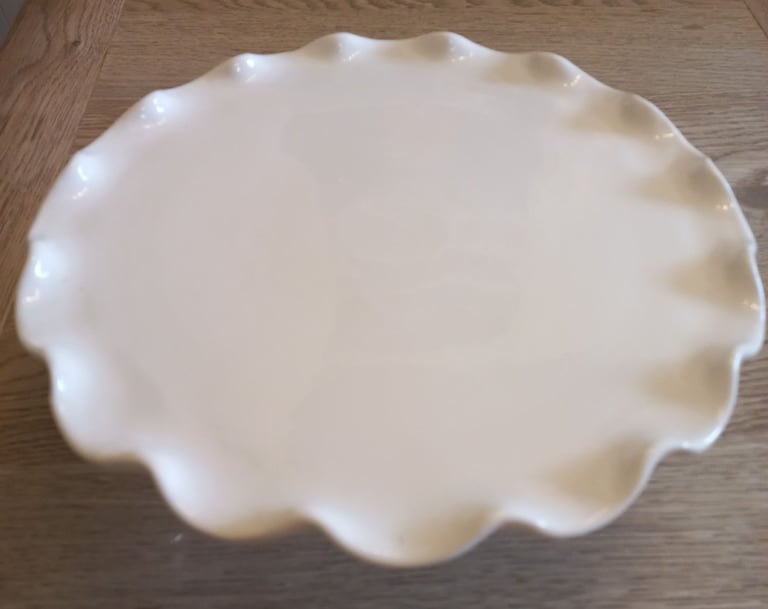 image for 2 CREAM COLOURED CAKE STANDS -£5 EACH