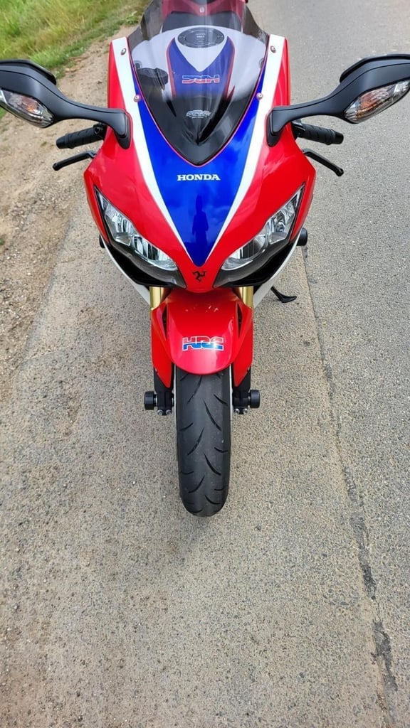 2011 11 HONDA CBR 1000 RR-A FIREBLADE CBR1000RR HRC COLOURS 12k MILES CBR1000
