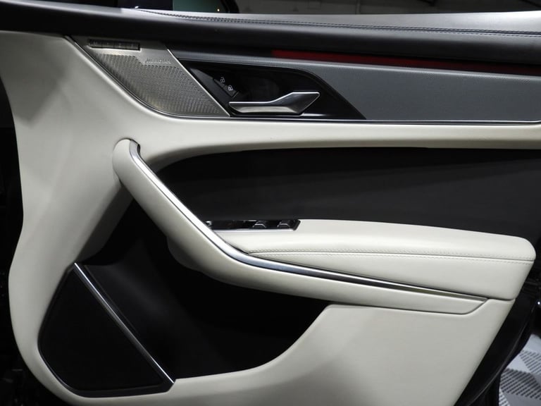 2023 23 JAGUAR F-PACE 5.0 P550 V8 SVR SUV 5DR PETROL QUICKSHIFT AWD EURO 6 (S/S)