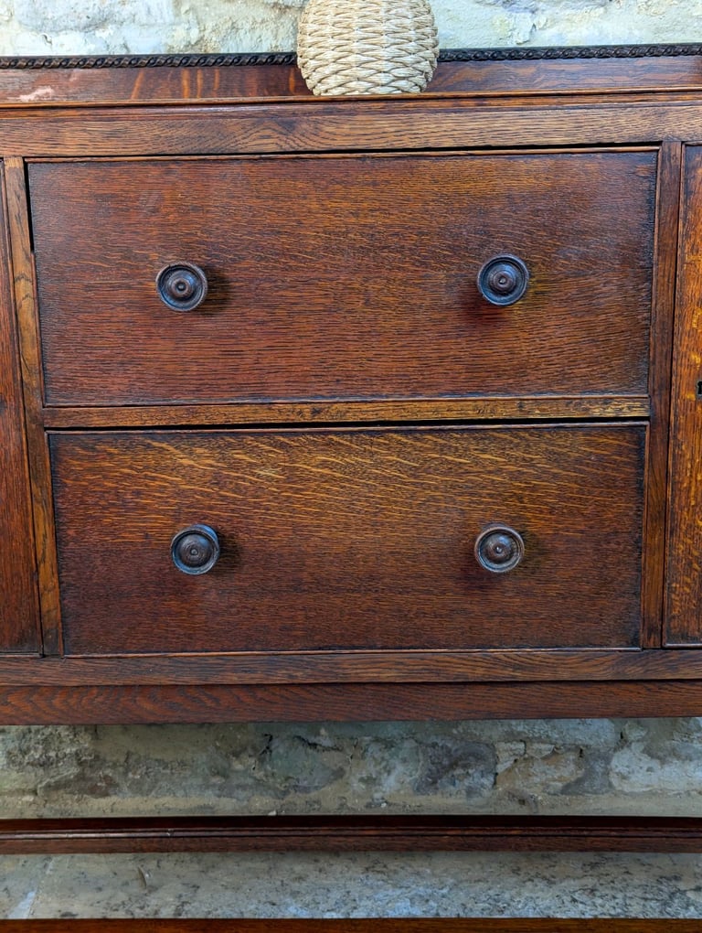 Arts & Crafts Oak Sideboard - Antique - Quarter Sawn Oak