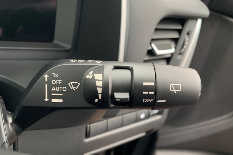 2025 Nissan Qashqai 1.5 E-Power N-Connecta [Glass Roof] 5dr Auto Hatchback Hybrid Automatic