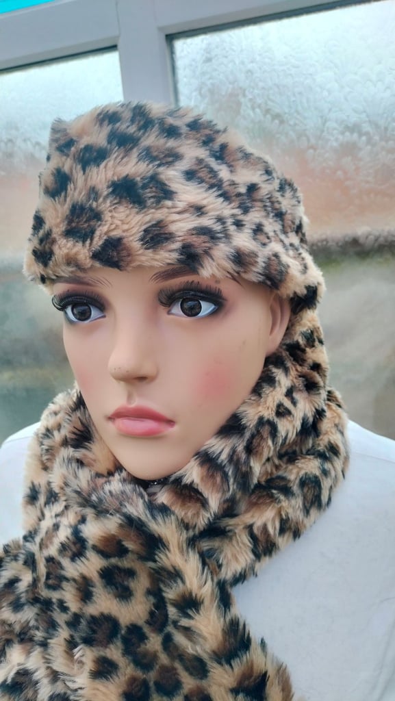 image for Hat and Scarf/Stole Set.