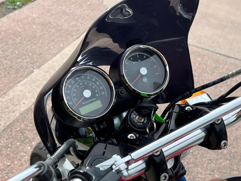 2023 ROYAL ENFIELD INTERCEPTOR 650 CHROME/RED LOW MILEAGE