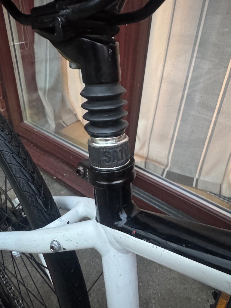 Specialized Ladies Hybrid Bike . Size M