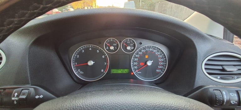 2006 Ford Focus 1.6 Zetec 5dr [Climate Pack] HATCHBACK PETROL Manual
