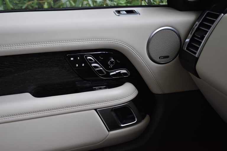 2019 Land Rover Range Rover V8 AUTOBIOGRAPHY+Top of the range model! Estate Petrol Automatic