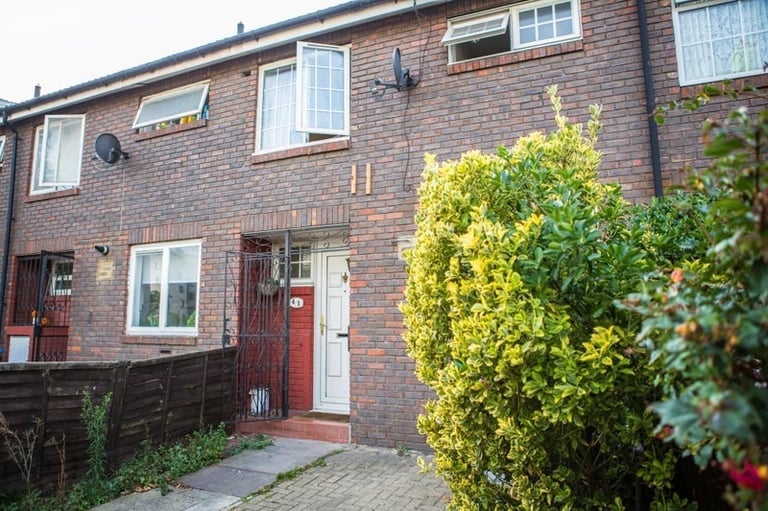 🌿Spacious Room Near Canary Wharf/Mile End | Available From Now‼️