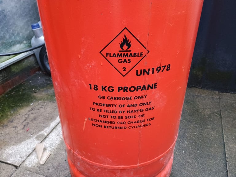 image for HARRIS PROPANE GAS - 18kg FULL BOTTLE £80 CASH COLLECTED