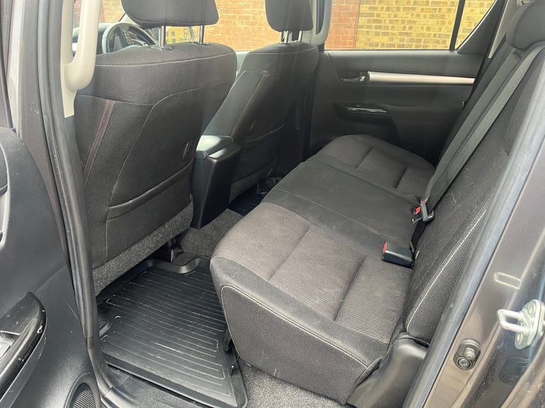 TOYOTA HILUX 2020 2.4 DIESEL AUTOMATIC NEW MOT