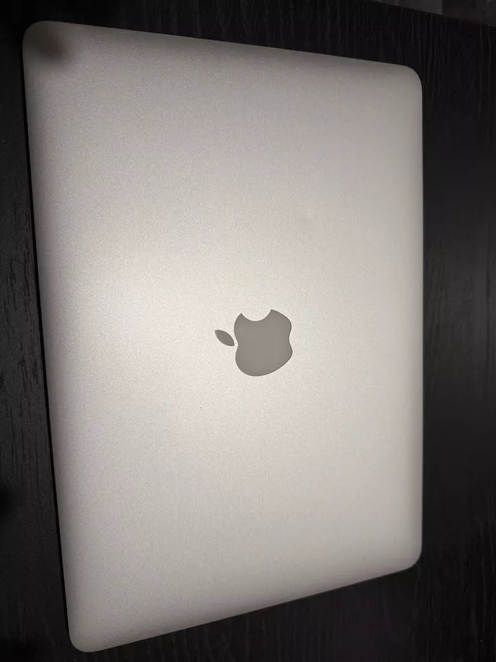 Apple MacBook Air 13 - i7 8gb RAM 128gb SSD - Music School Office **FREE DELIVERY**