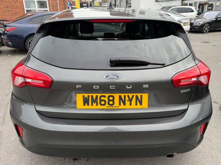 2018 Ford Focus 1.0T EcoBoost Zetec Euro 6 (s/s) 5dr HATCHBACK Petrol Manual