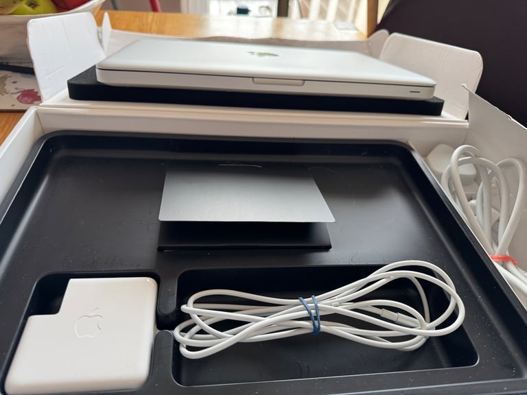 Apple MacBook Pro 13.3” screen