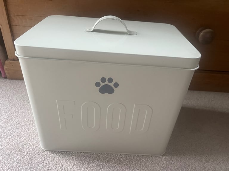 Pet Food Storage