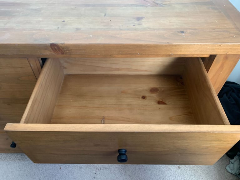 Great chest of drawers in Gorbals