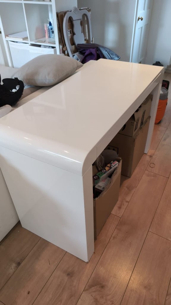 image for White desk / console table 