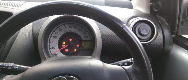 Toyota, AYGO, Hatchback, 2012, Manual, 998 (cc), 5 doors