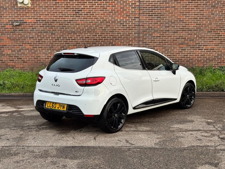 2015 Renault Clio 1.5 dCi Dynamique S Nav Auto Euro 6 5dr HATCHBACK Diesel Automatic