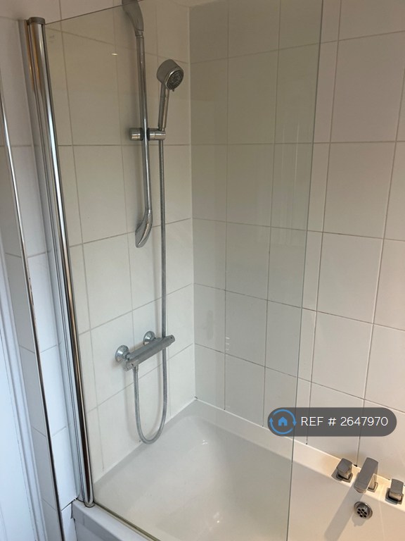 1 bedroom flat in Shepeshalls, Basildon, SS15 (1 bed) (#2647970)