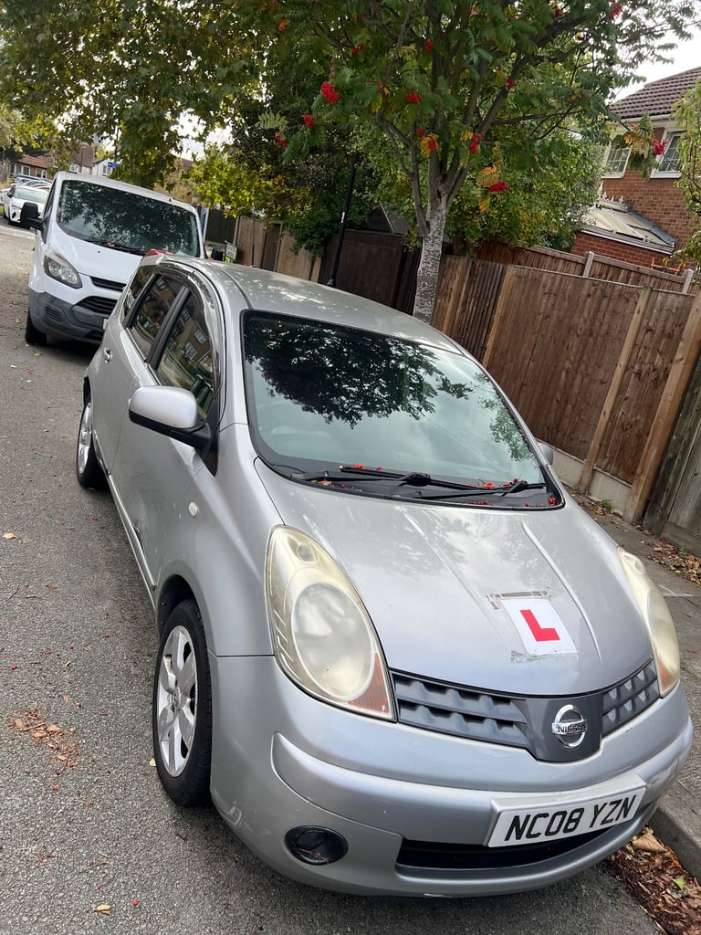 Nissan NOTE 1.6  - AUTOMATIC - CHEAP - £1200 ono 
