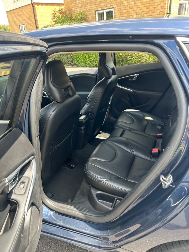 Volvo, V40, Hatchback, 2015, Semi-Auto, 1969 (cc), 5 doors