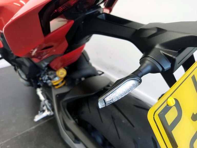2025 Ducati Streetfighter V4S Red 562 Miles Akro Exhaust | £372 Dep & £372 pcm
