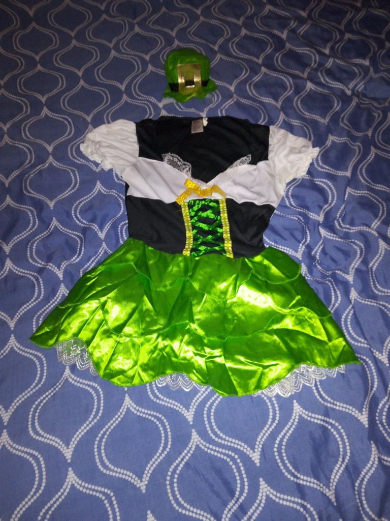 LOTS OF HALLOWEEN STUFF FOR SALE 