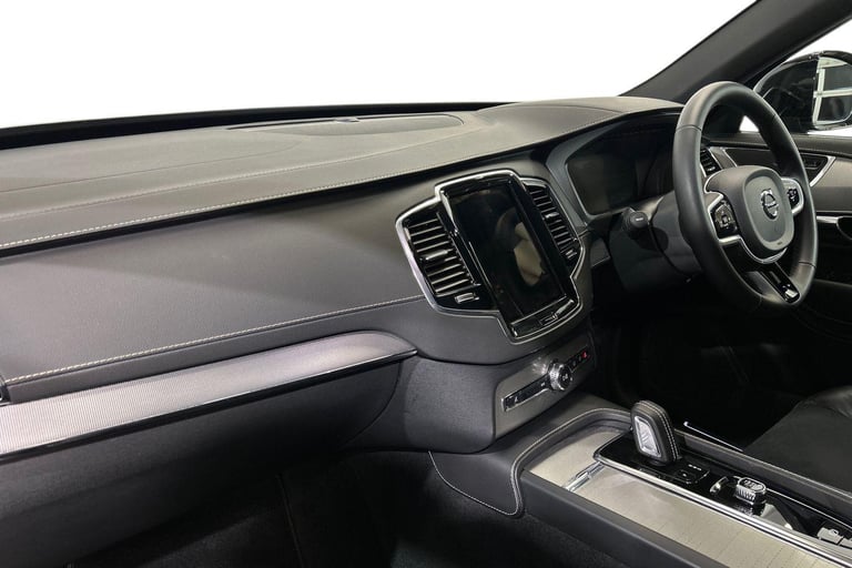 2021 Volvo XC90 Recharge R-Design, T8 AWD plug-in hybrid, 7 Seats ESTATE Petrol/Electric Hybrid A...