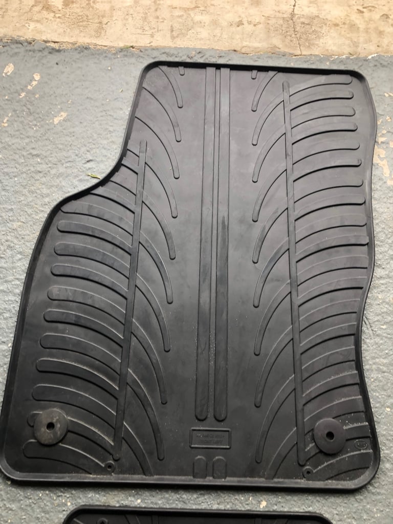 Audi Q2 rubber mats 