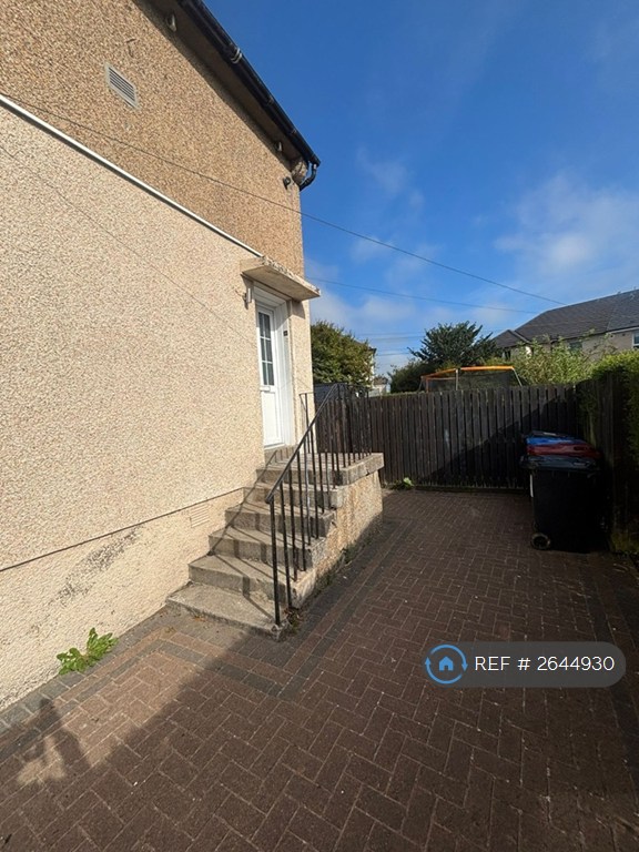 4 bedroom flat in Nisbet Drive, Denny, FK6 (4 bed) (#2644930)
