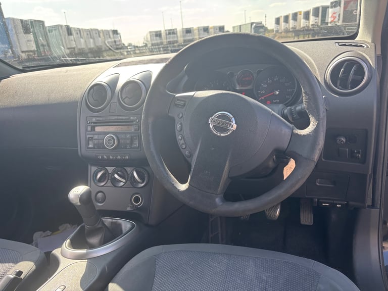 2009 Nissan Qashqai+2 1.6 Visia 5dr HATCHBACK Petrol Manual