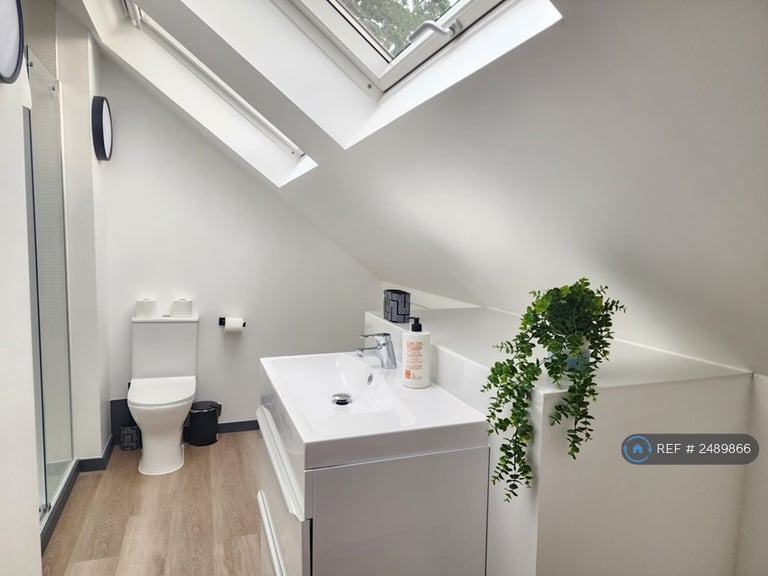 3 bedroom flat in Bicester Road, Kidlington, OX5 (3 bed) (#2489866)
