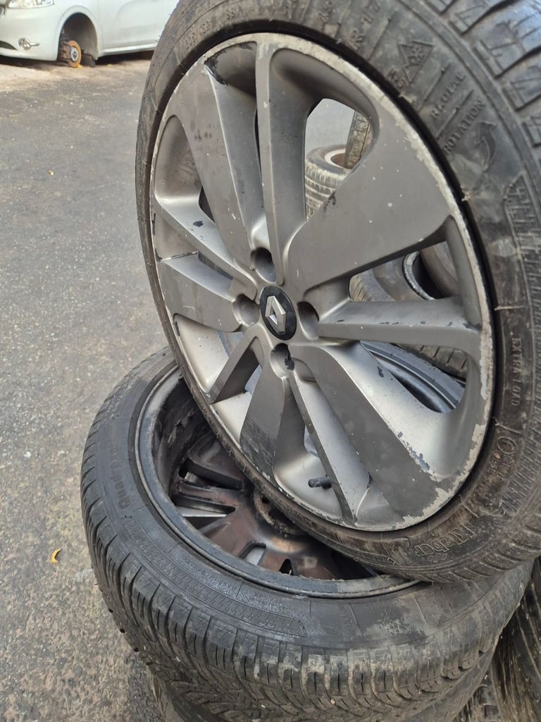 RENAULT CLIO SET OF 4 ALLOYS SIZE 205/45/R17
