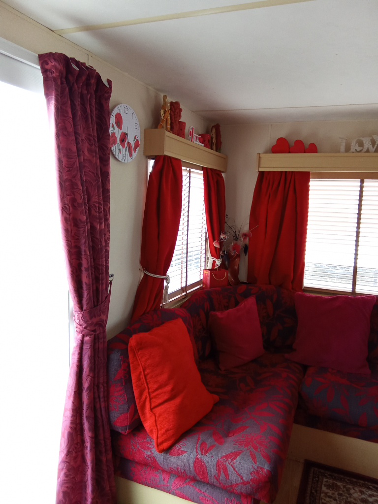 Beautiful 8 Berth 3 bedroom static caravan to rent on Happy Days Towyn North Wales