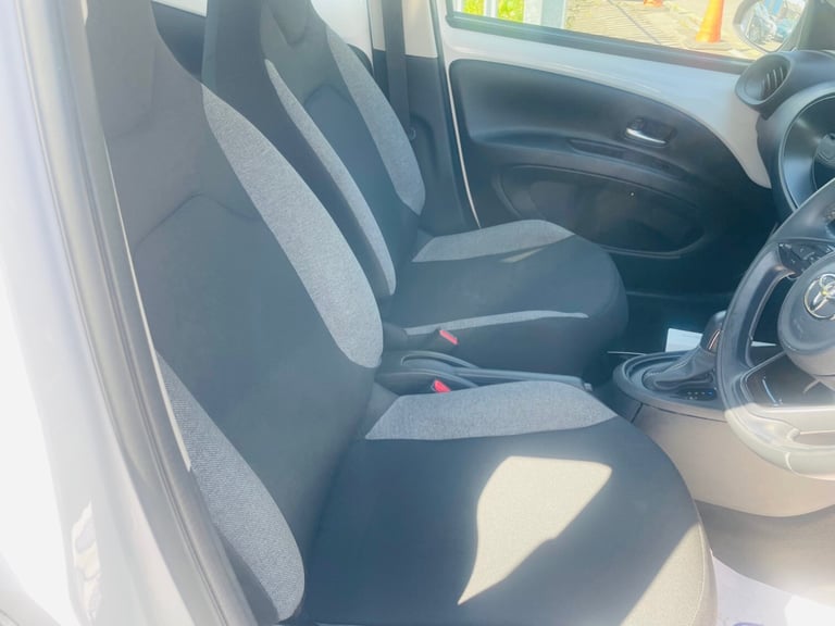 AUTOMATIC LOW MILEAGE 12 MONTH MOT WARRANTY 