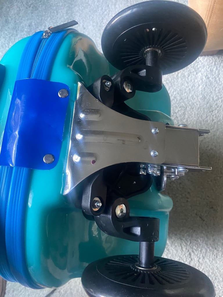 Flyte Scooter suitcase used once 