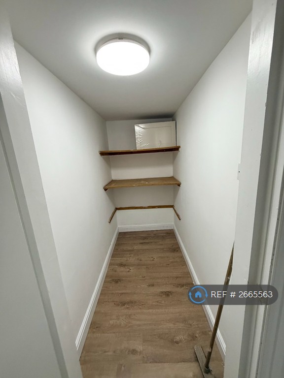 3 bedroom flat in Burton Road, Manchester, M20 (3 bed) (#2665563)