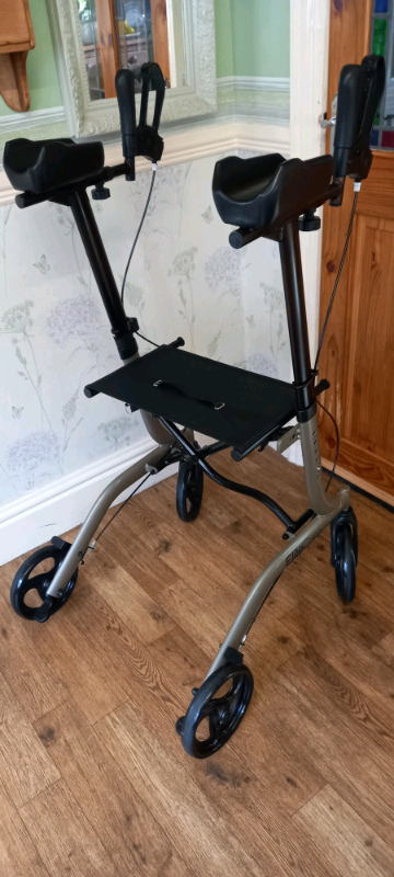 Elite Care Stand Up Walking Stroller With Seat and Forearm Supports. 