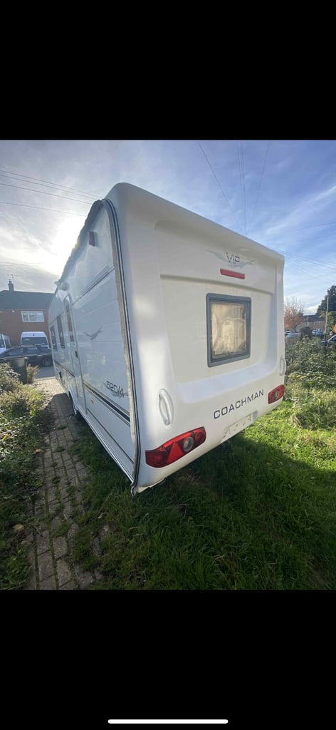 2005 COACHMAN VIP 520/4