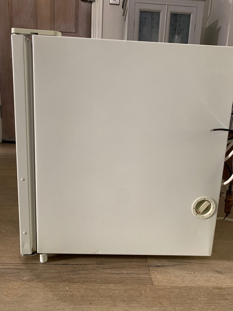 ZANUSSI small fridge freezer
