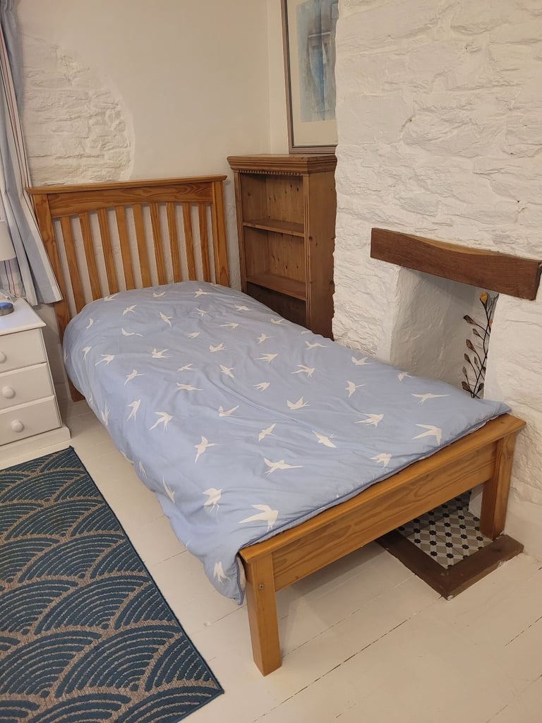 image for Single Pine bed