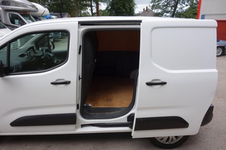 Peugeot Partner 1000 1.5 BlueHDi 100 Professional Van DIESEL MANUAL 2020/70