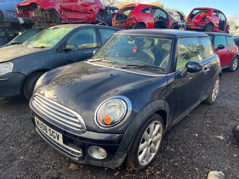 Mini Cooper 1.6 diesel 2008 black BREAKING FOR PARTS 